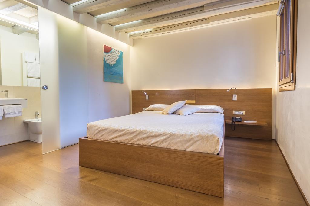 Apartments Moon Or Dama เวนิส ภายนอก รูปภาพ