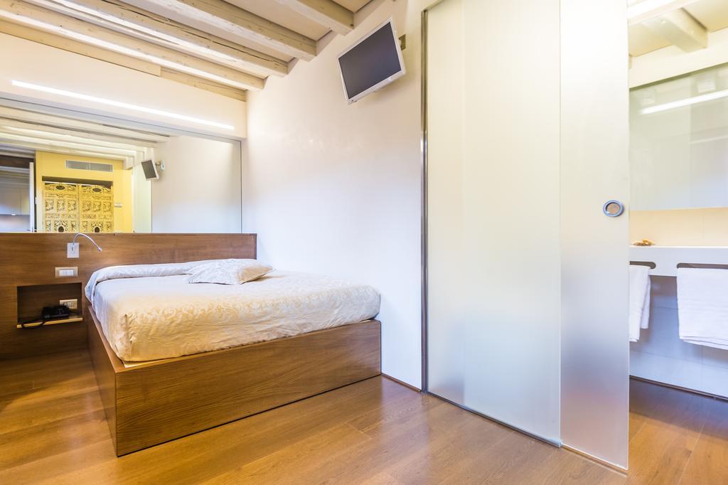 Apartments Moon Or Dama เวนิส ภายนอก รูปภาพ