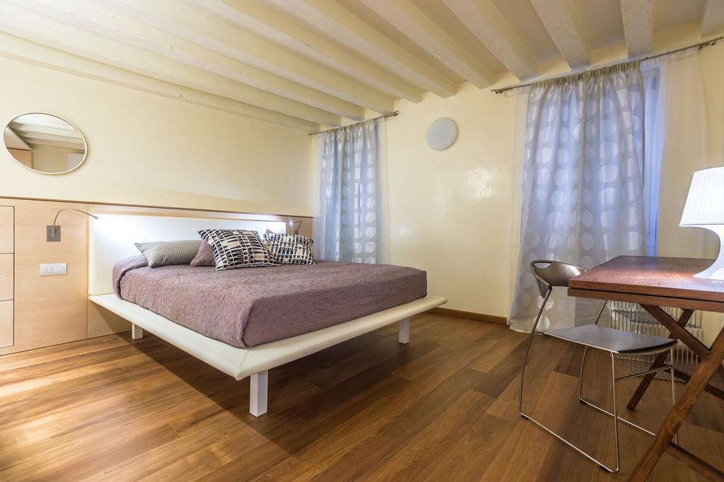 Apartments Moon Or Dama เวนิส ภายนอก รูปภาพ